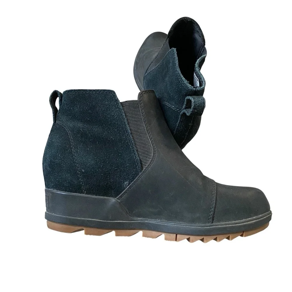 Sorel Joan of Arctic Wedge III Chelsea Boots Size 7 EU 38 Black Leather Comfort